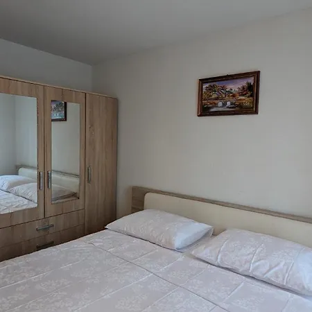 Apartman Sabina A2+2 Near The Sea And The City Center Apartment